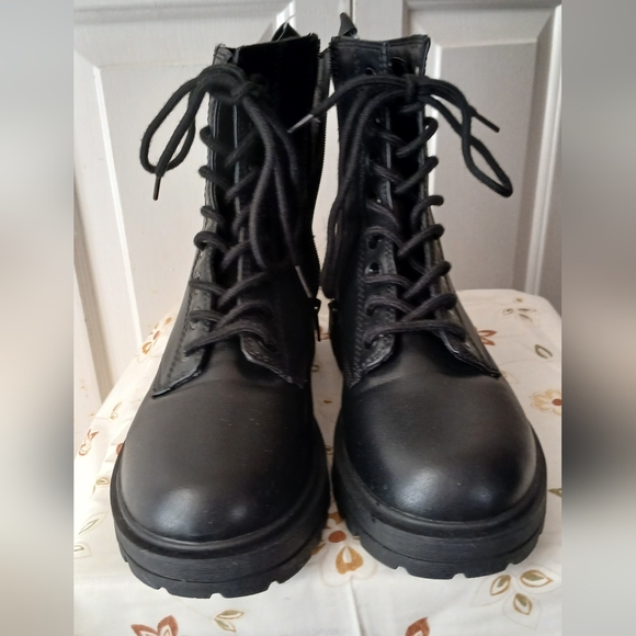 Soda brand Combat Boots size10  color Black - Picture 2 of 6